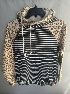 AMPERSAND AVE Black & Cream Striped Leopard-Print Pullover Hoodie.  Double hood